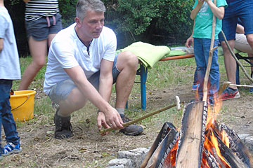 Lagerfeuer auf dem Ferienbauernhof